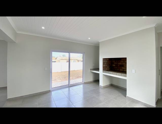 3 BEDROOM HOUSE FOR SALE IN BRITANNIA BEACH ESTATE